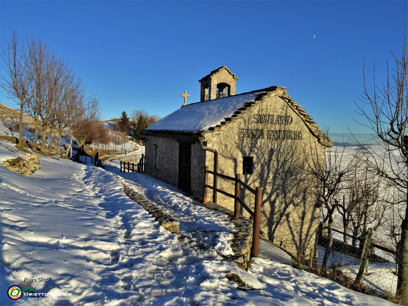 43 Mi abbasso al Santuario della Sacra Famiglia (1230 m).JPG